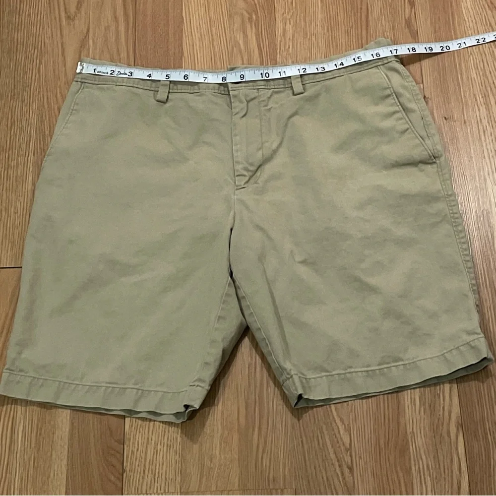Banana Republic Men’s 33 (34x9) Aiden Chino Shorts Beige Flat Front Mid Rise